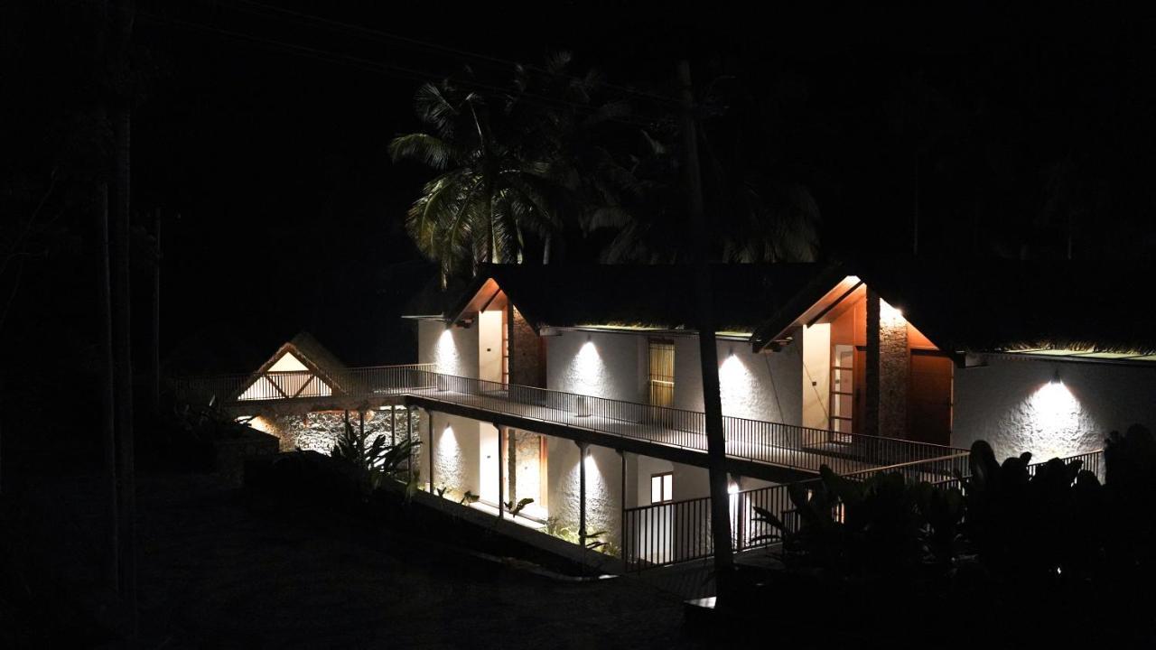 Maayaa Riverside Villa By Kpm Tripenta Attappadi Exterior photo